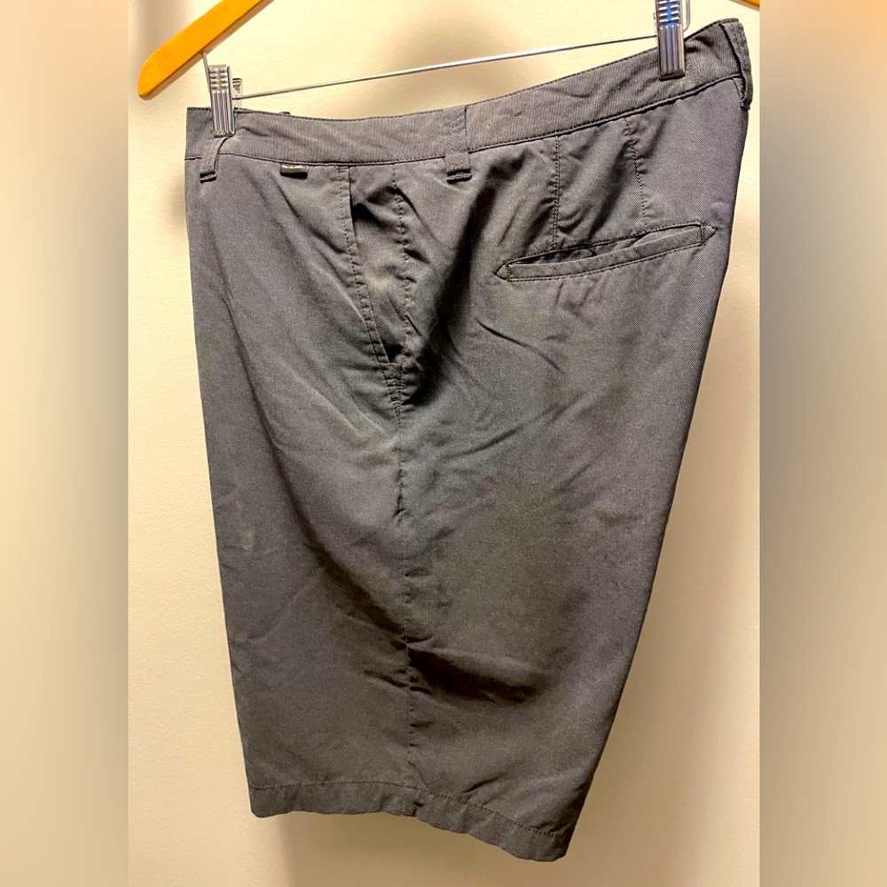 Travis Mathew Shorts Mens 38 Stretch Proceed With Caution Golf Casual Grey